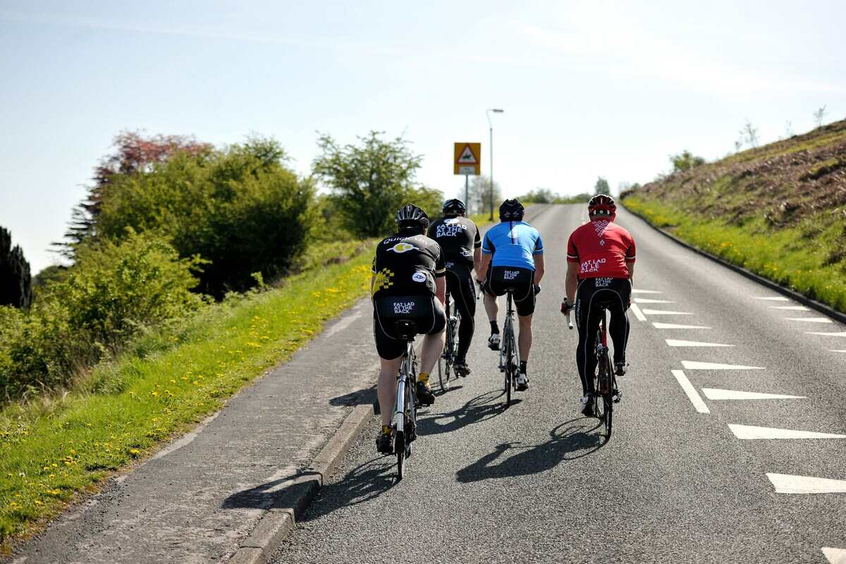 Multa ai ciclisti che non pedalano in fila indiana: è successo ancora