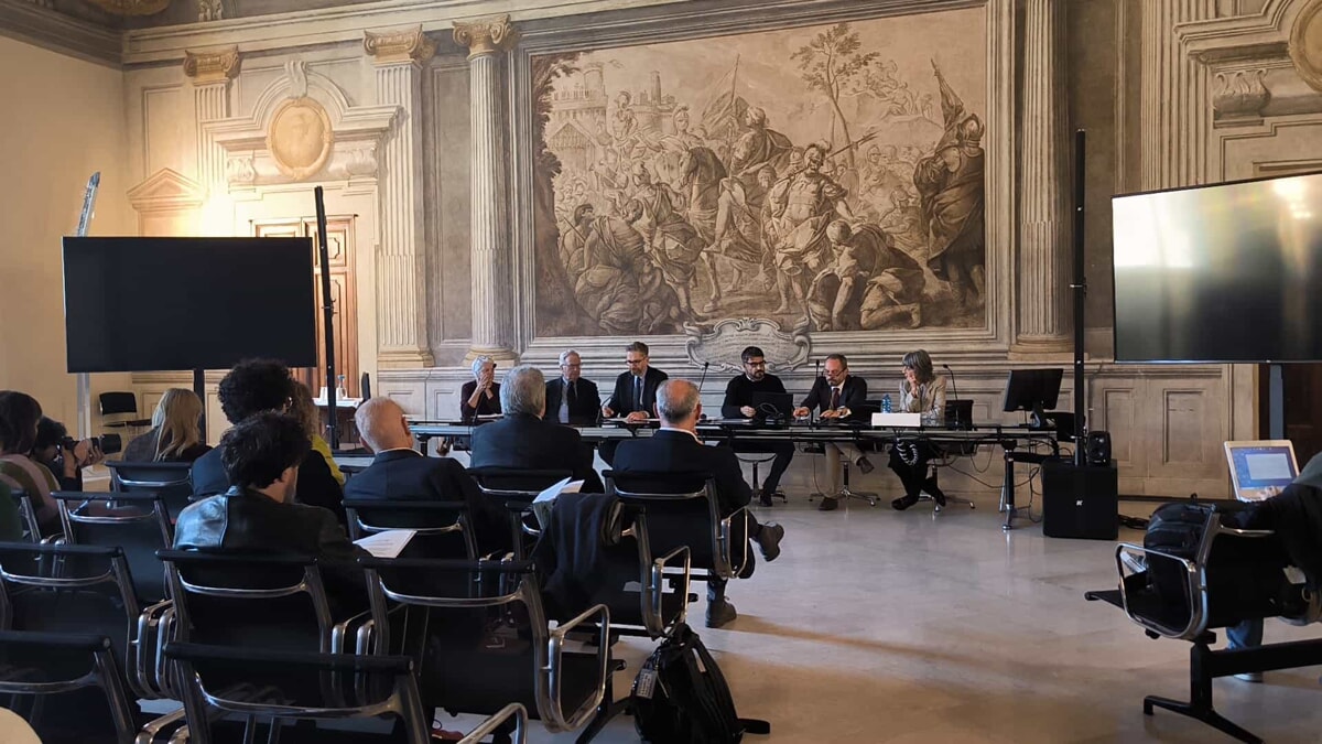 Conferenza stampa Garisenda 5 novembre Conferenza stampa Garisenda 5 novembre