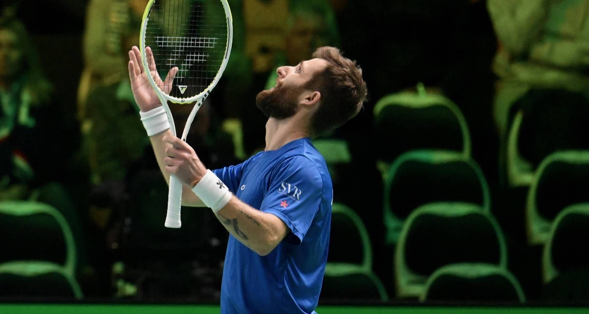 Coppa Davis, figuraccia di Moutet e Francia eliminata. Cos'è successo, il video