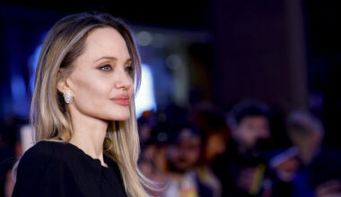 Angelina Jolie a sorpresa a Kherson, visita malati in ospedale - Ultima ora