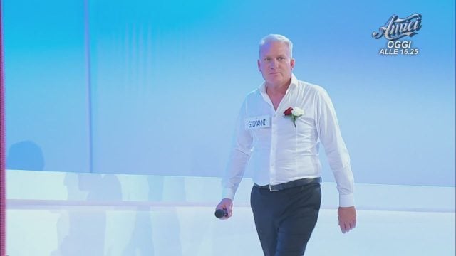 Un cavaliere per Sabrina - Uomini e donne Clip | Witty TV - Witty TV