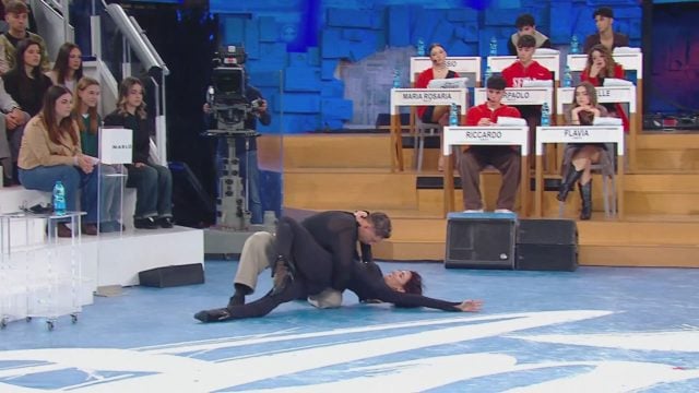 Alessio: il compito della maestra Celentano 17 novembre - Amici Clip | Witty TV - Witty TV