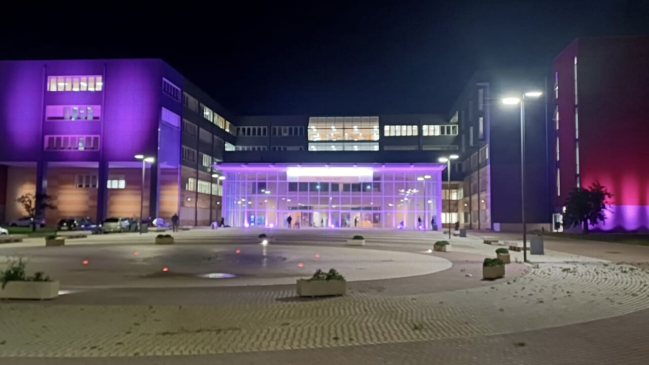 il Dea e il Sedile si tingono di viola