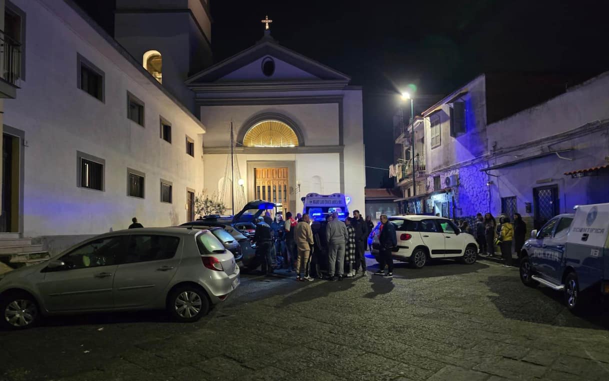 Donna trovata morta a Napoli, non si esclude femminicidio