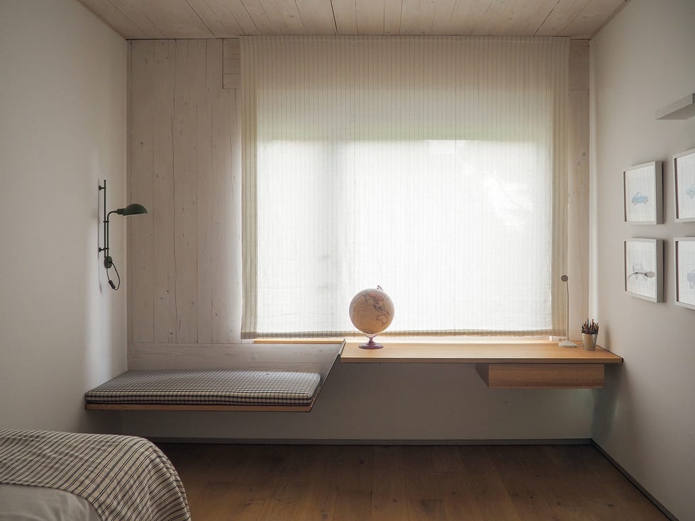 una casa moderna racionalista con mucho color del estudio abaton