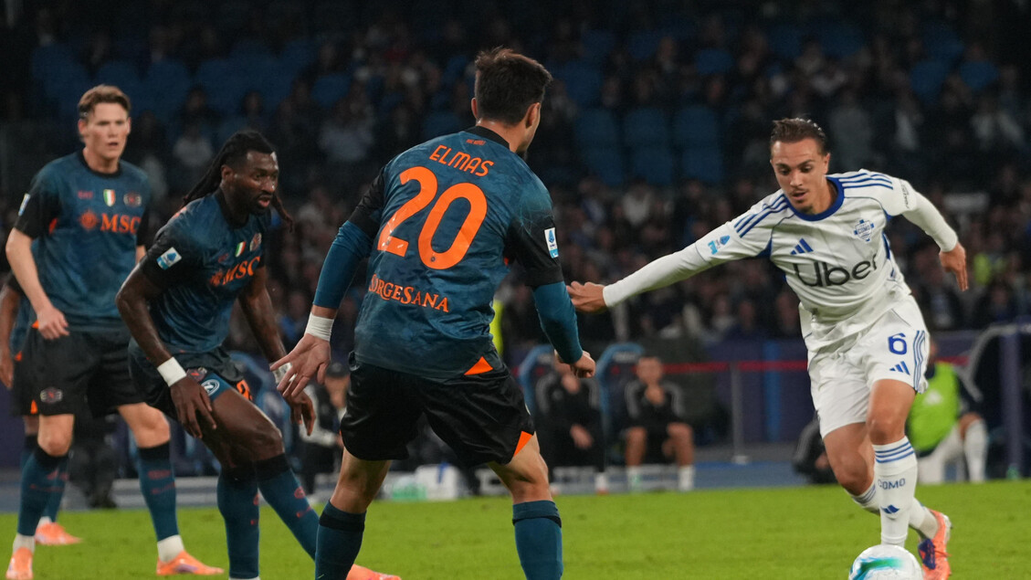 Il Como ferma il Napoli al Maradona, i lariani sbagliano un rigore CRONACA e FOTO - Calcio