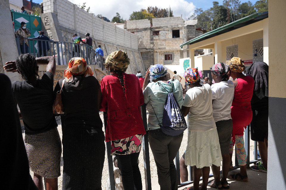 lo stigma punisce due volte le donne