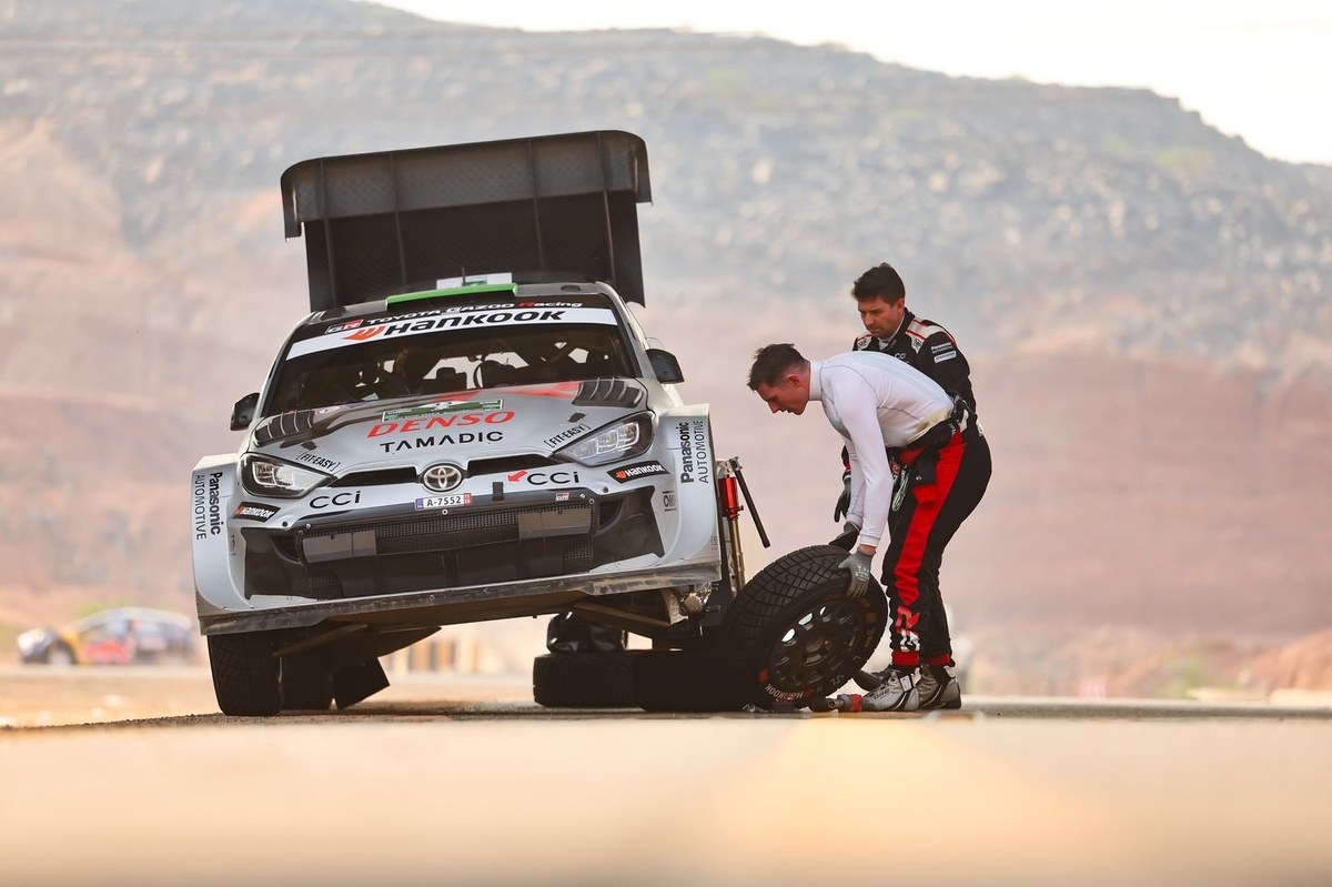 Rally Arabia Saudita, PS9-11: Evans fora e Ogier si avvicina al nono iride