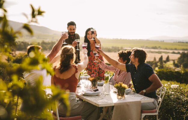 Per oltre la metà degli stranieri, l’Italia è associata come meta di viaggio al cibo ed al vino