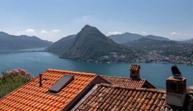 Una mini-casa di 26mq sul lago, fatta in mattoni