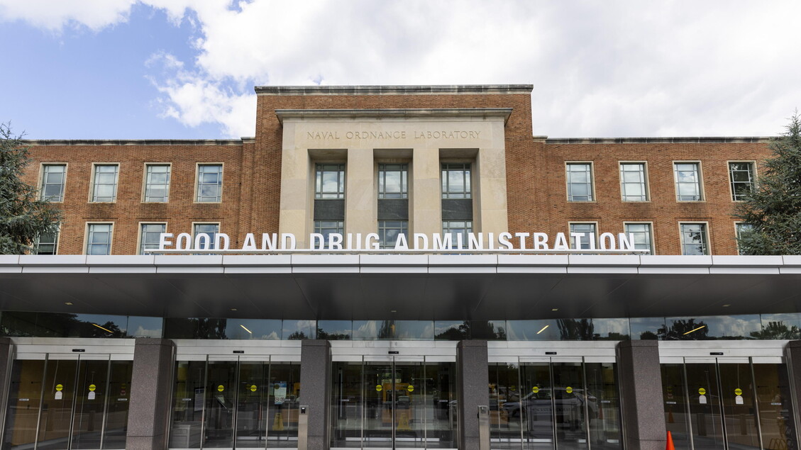 Fda Usa: 'Vaccino anti-Covid ha ucciso 10 bimbi, serve riesame' - Ultima ora