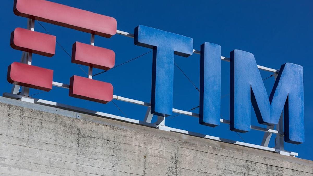 Tim, pronta a mettere la “testa” nel cloud con Poste. Vola l’utile di Tim Brasil