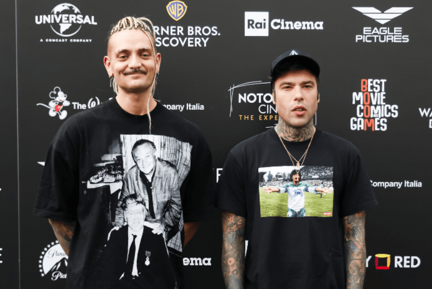 Fedez e Mr Marra denunciano, "Due finti poliziotti sono venuti a cercarci"