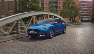 l'ultima cinque porte lascia la linea di produzione