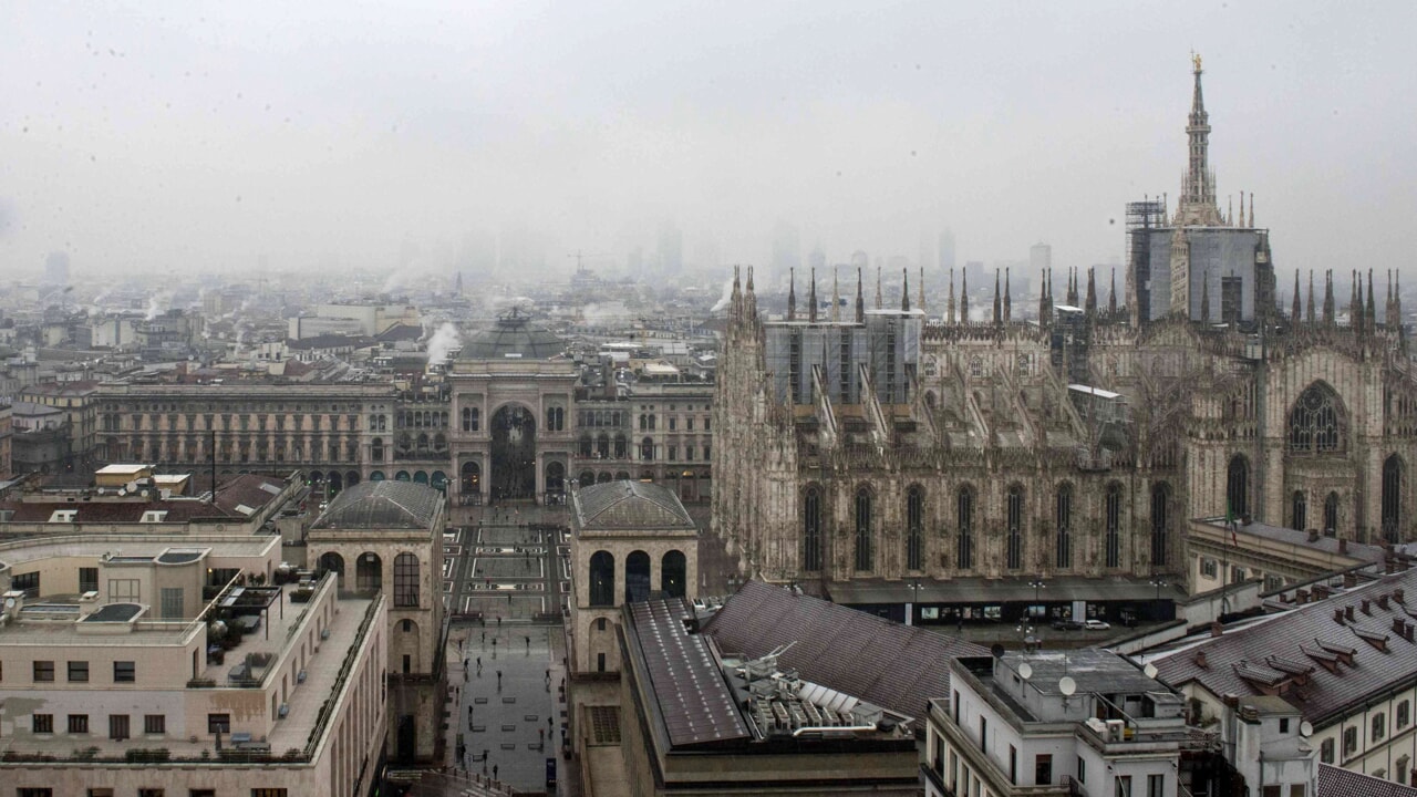 Milano travolta dalla sciabolata artica: passerà dall’autunno all’inverno