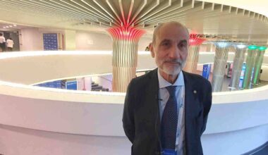 "Ai bambini serve l'amore dei genitori, non dello smartphone"