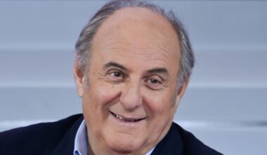 La Ruota della Fortuna, Gerry Scotti si complimenta da solo: battuta spinta a Samira