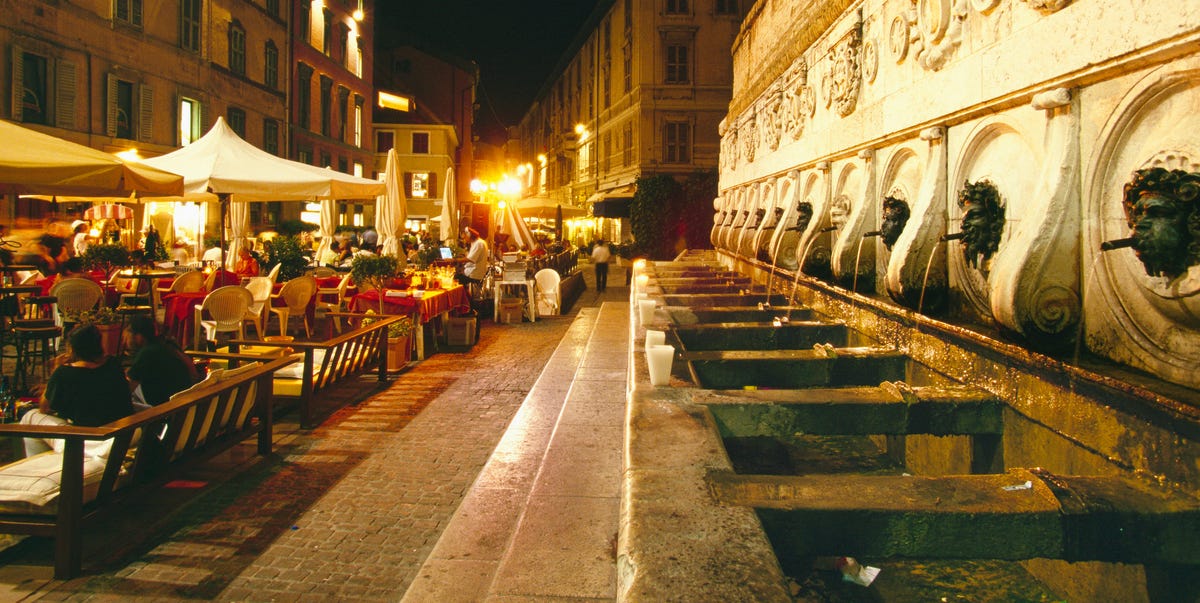 La città dei ristoranti in Italia senza contanti