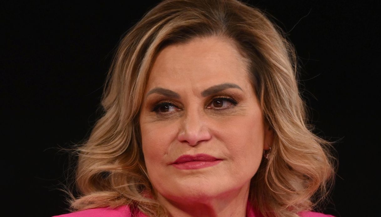 Grande Fratello, Mattia viene lasciato in diretta. Ma la fidanzata smentisce: cos'è successo