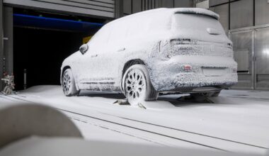 La nuova Mercedes GLB alla prova del freddo. Svelati gli