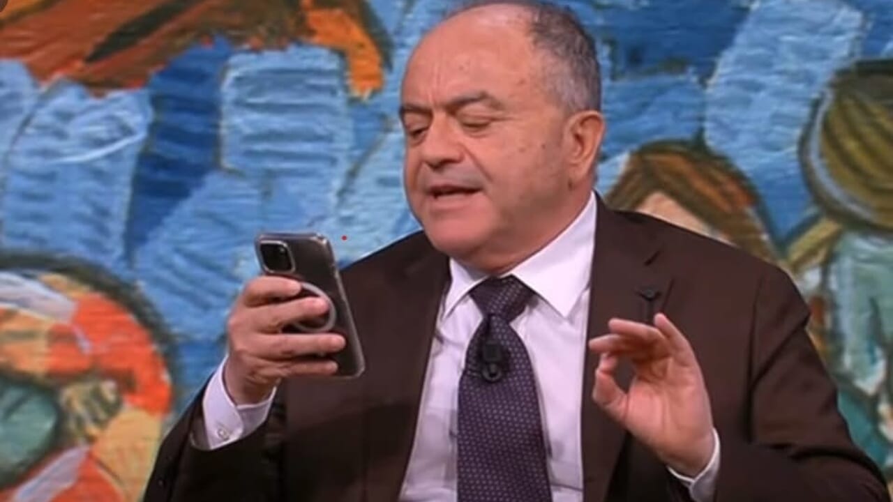 “Me l'avevano girata persone serie”