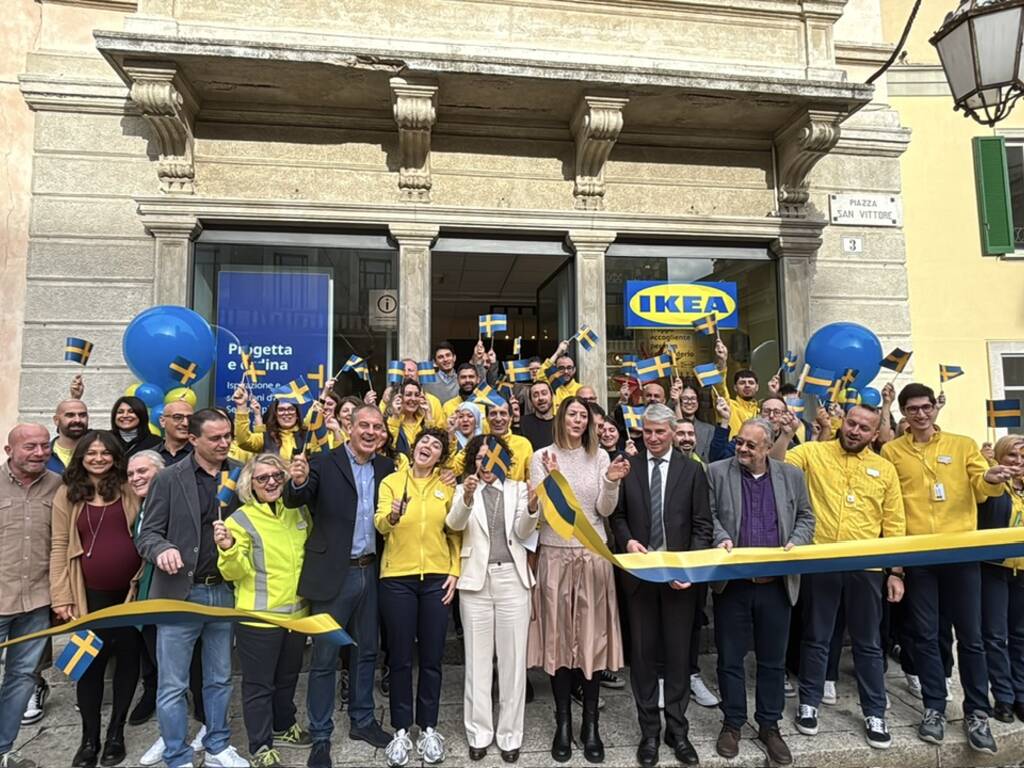 IKEA apre in Piazza San Vittore