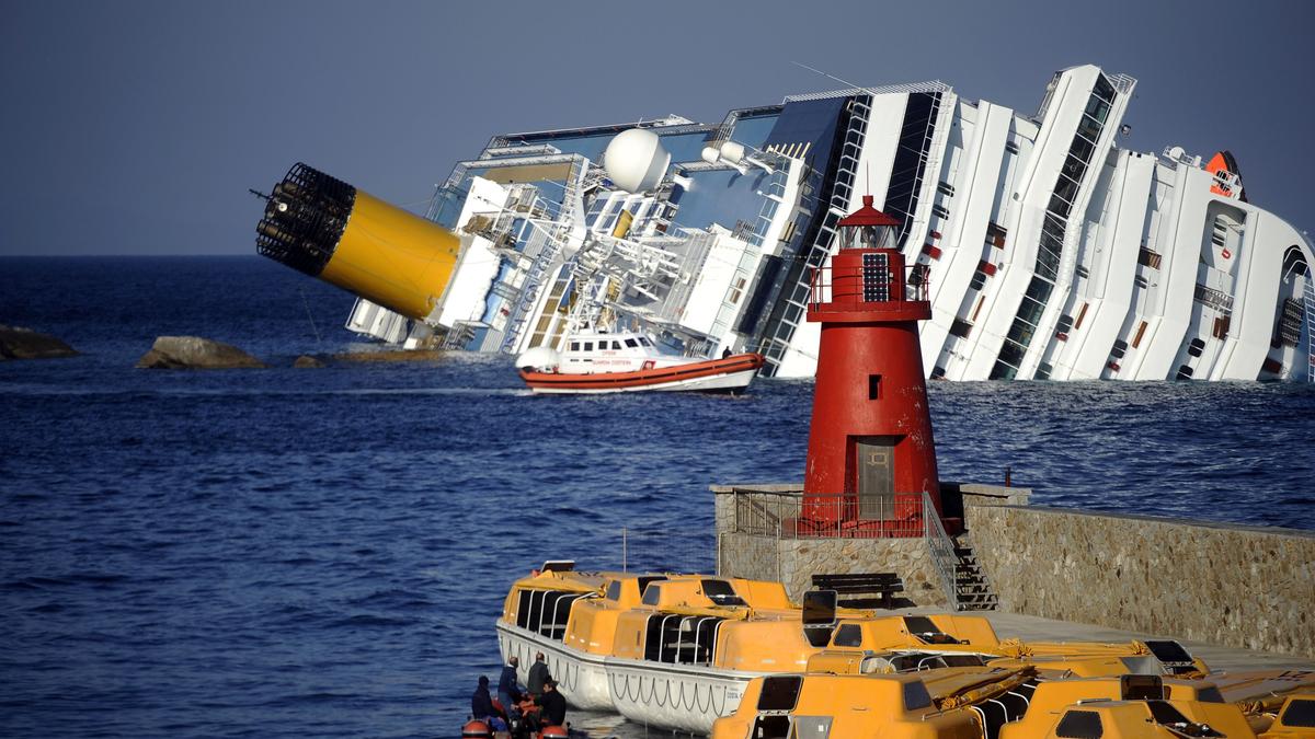 Malore fatale, muore uno dei vigili del fuoco che salvò gli sposi coreani nel naufragio  della Concordia
