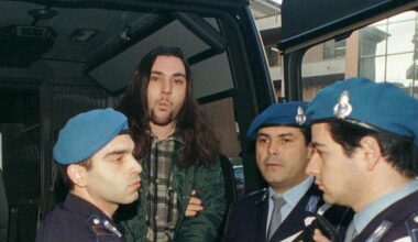 Sterminò la famiglia a fucilate, fuga nella notte dalla casa lavoro: è caccia al killer