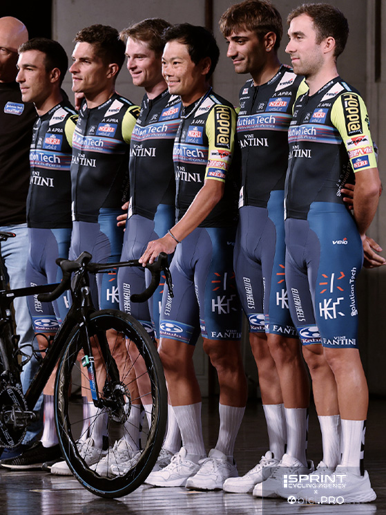 Solution Tech , senza contratto