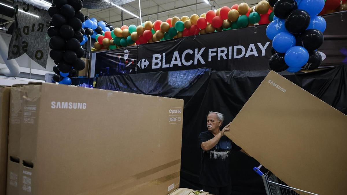 In Usa spesa record per Black Friday, 11,8 miliardi con IA