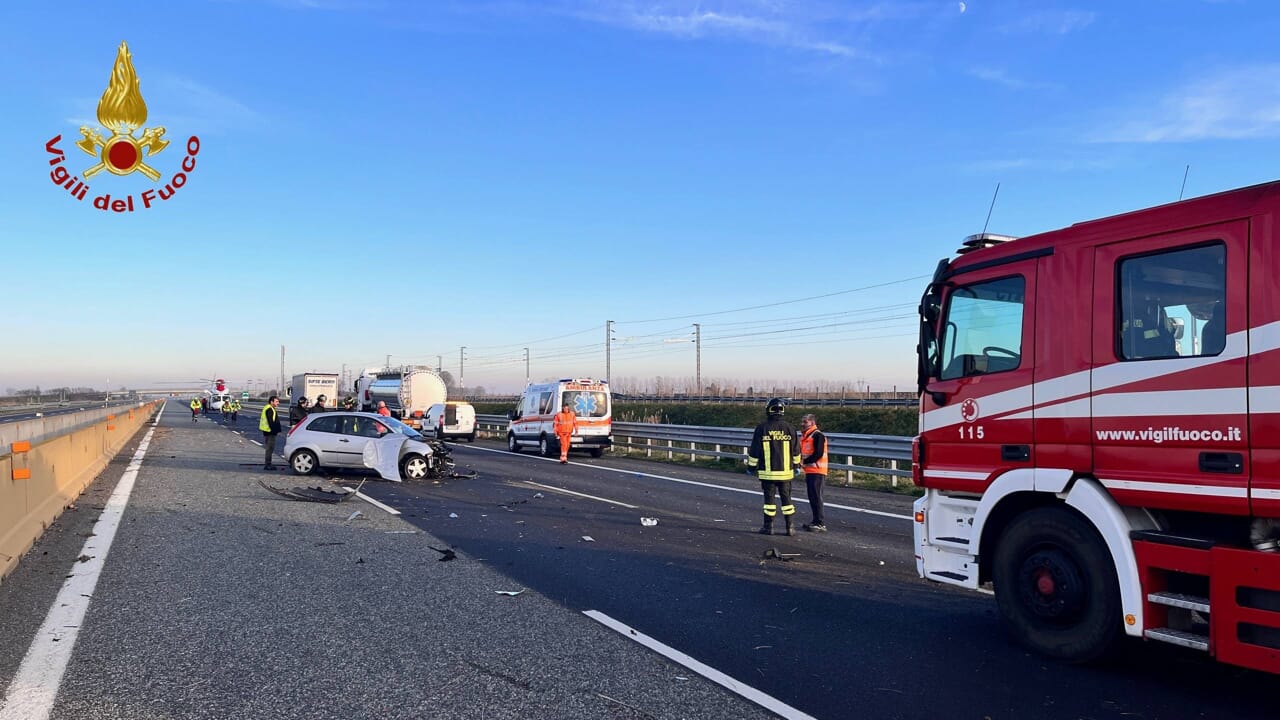 Incidente mortale sulla A4, vittima una donna: autostrada chiusa al traffico
