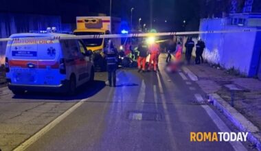 Incidente al Quartaccio, scontro tra scooter e furgone che porta la spesa: un morto