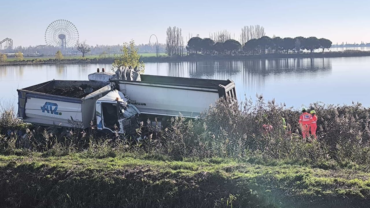 muore un uomo, un altro è in condizioni disperate