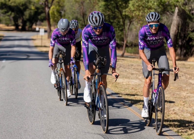 Jayco AlUla, il general manager Brent Copeland: "Eravamo molto vicini a non avere una squadra per il prossimo anno, ancora qualche giorno e sarebbe finita"