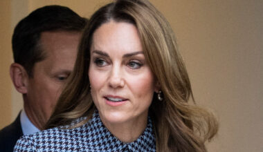 Kate Middleton rilancia l'abito pied de poule ma è fin troppo castigato