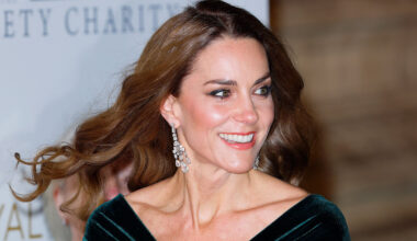 Kate Middleton incanta alla Royal Variety Performance