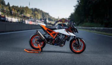 KTM 990 Duke R: ora sappiamo il prezzo della naked austriaca - News