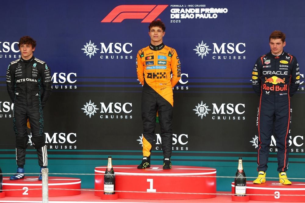 Il podio del GP del Brasile con Antonelli, Norris e Verstappen