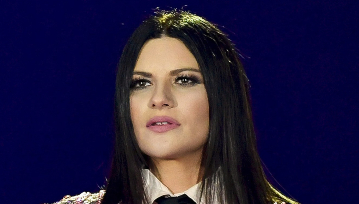 Laura Pausini replica alla cugina dopo la morte dello zio: “Tu sai, io so”