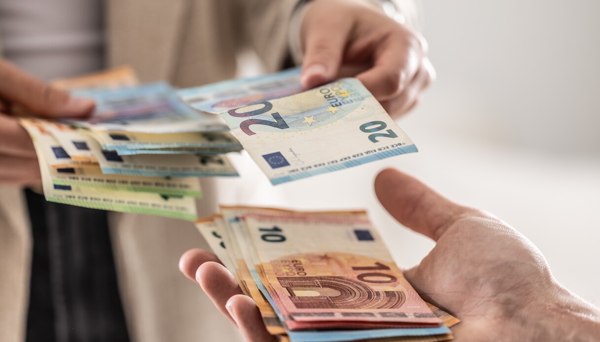 Salario minimo legale, i giudici europei salvano la direttiva: cosa cambia ora