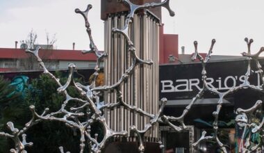 A Milano l’artista Loris Cecchini realizza una scultura pubblica insieme agli abitanti di un quartiere di periferia