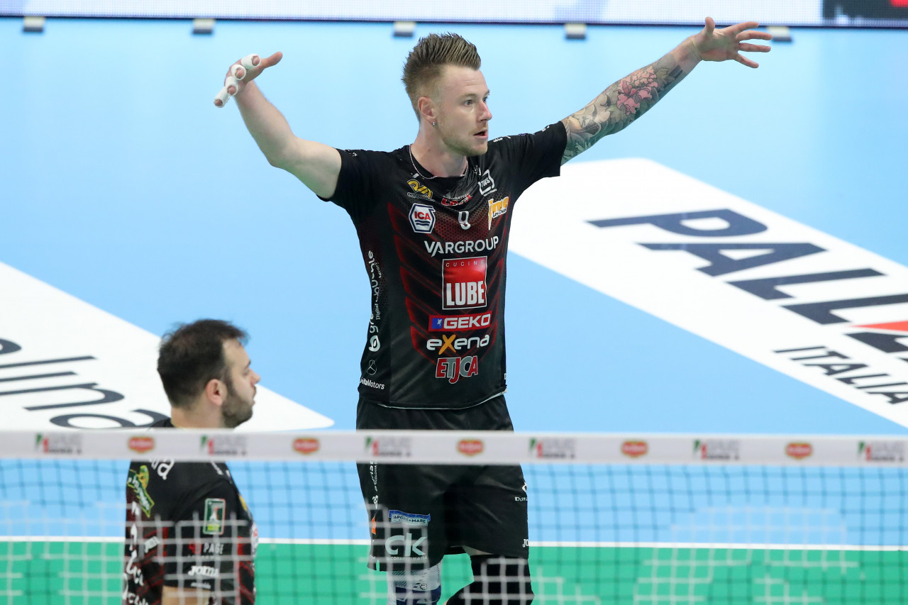 lube-piacenza-semifinale-supercoppa4-zaytsev-325x217
