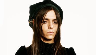 Lucio Corsi, ascolta la nuova canzone ‘Notte di Natale’