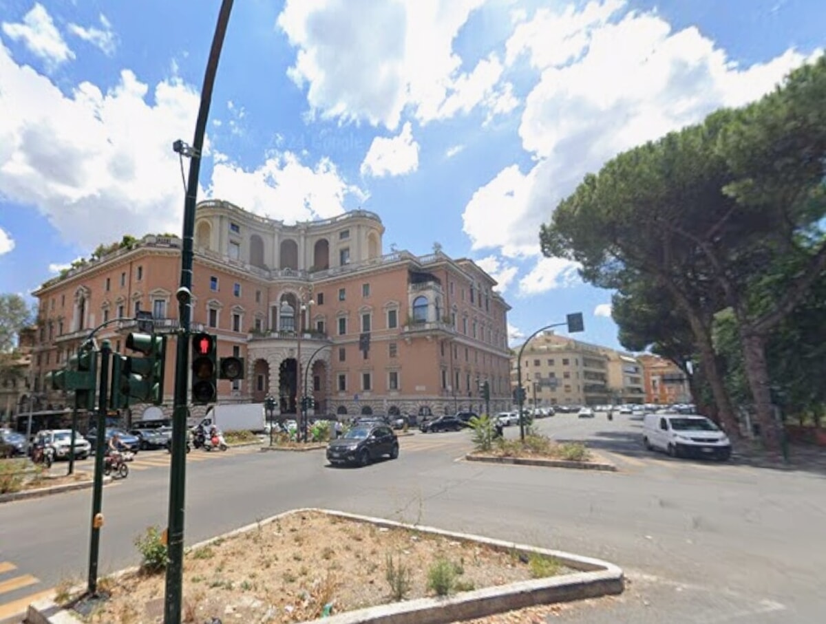 Lungotevere delle Navi - piazzale delle Belle Arti (foto google maps)-2