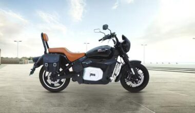 Komaki MX16 Pro, la maxi-cruiser elettrica che non teme le lunghe distanze - News