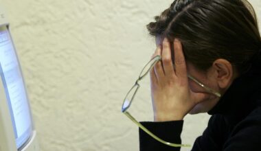 Emicrania e cefalea, tra disturbi più invalidanti: ne soffrono 3 miliardi di persone. I dati