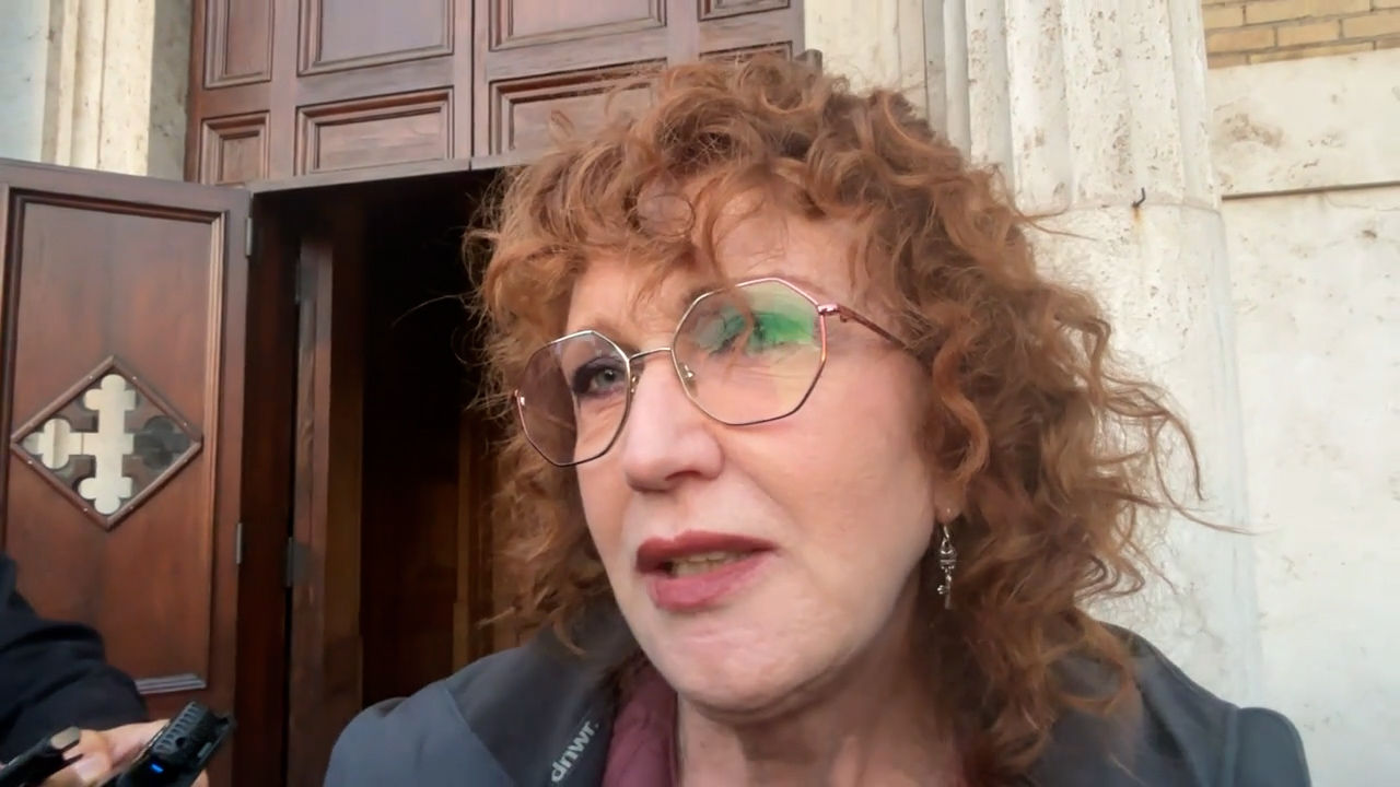 Fiorella Mannoia commossa ai funerali di Peppe Vessicchio: "Solo ricordi positivi"