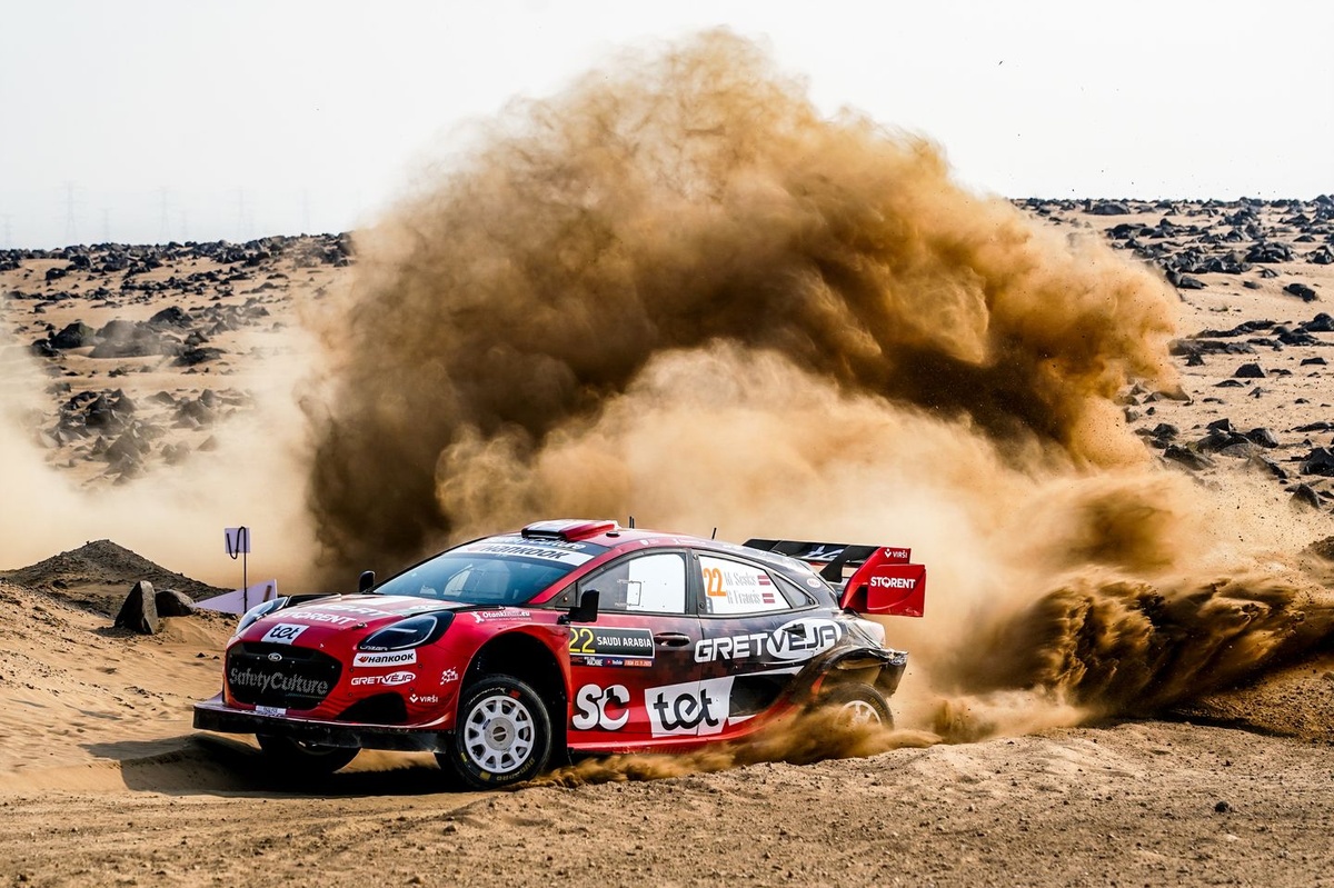 Rally Arabia Saudita, PS12-14: forano tutti. Fourmaux penalizzato, Sesks leader