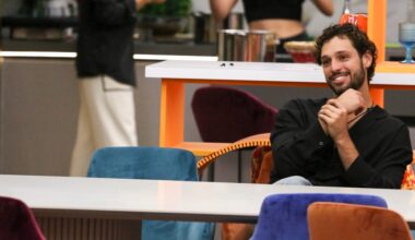 la fidanzata Carlotta lo lascia