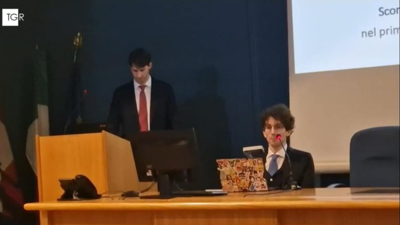 Lancio della bici dai Murazzi di Torino, Mauro Glorioso si laurea in medicina: tesi degna di stampa